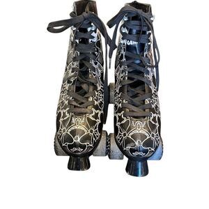 Skate Gear Cute Quad Roller Skates for Kids and Adults - Black sz womens 8